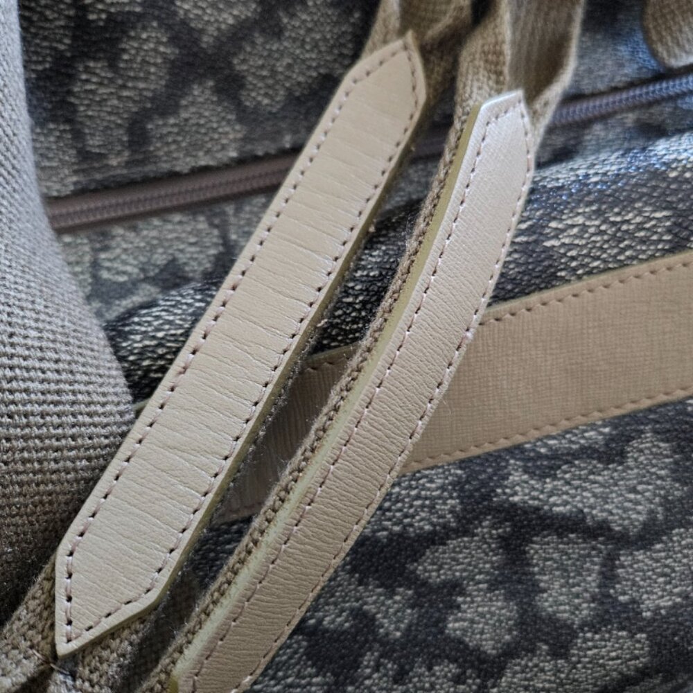Yves Saint Laurent (YSL) Giraffe Boston Bag - Picture 5 of 14
